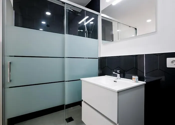 177 Canarias אדחה